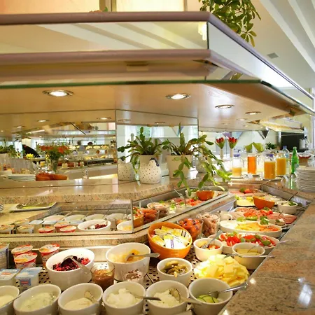 Ambassador Thecontinents Otel 3*