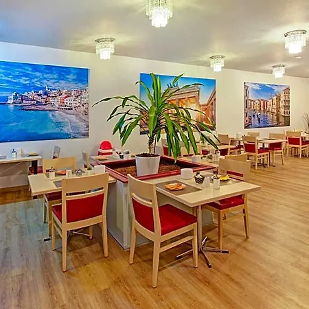 מלון Ambassador Thecontinents 3*