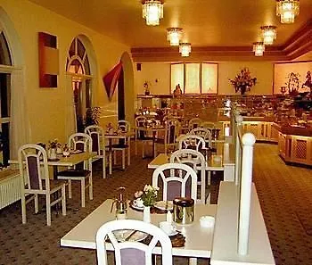 Ambassador Thecontinents 3*