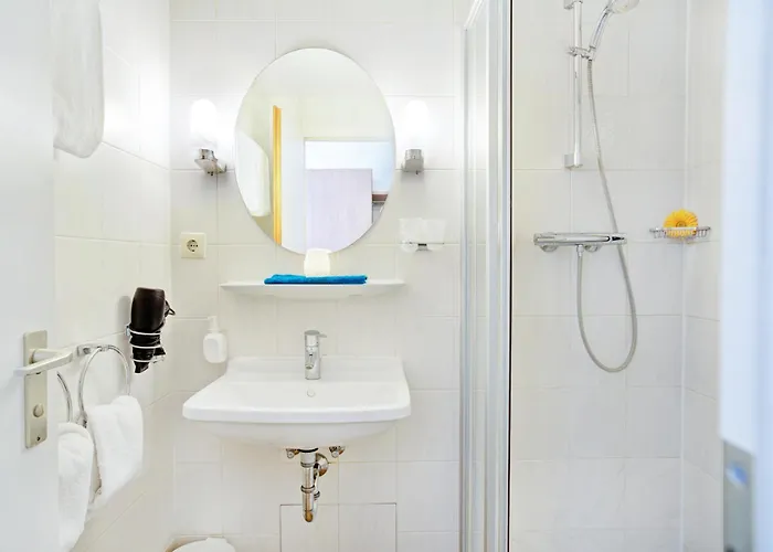 Ambassador Thecontinents 3*