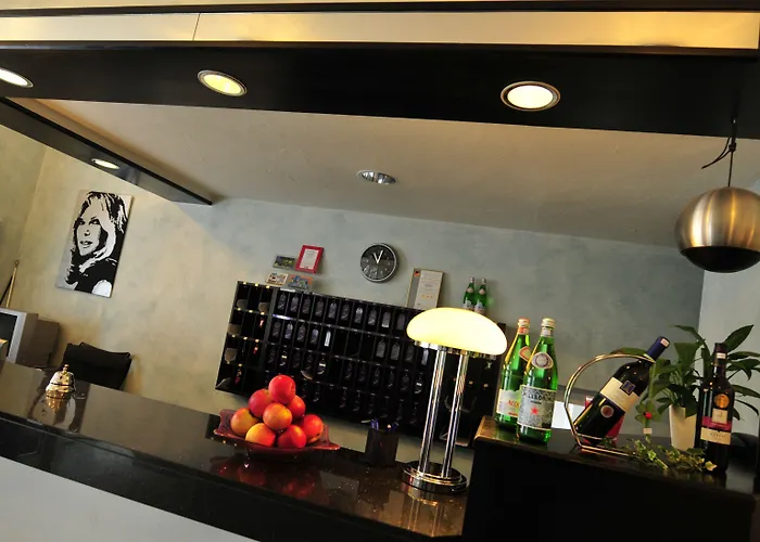 Ambassador Thecontinents فندق 3*